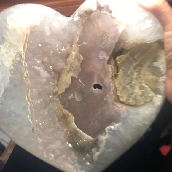 Huge COLLECTORS PIECE Amethyst Heart Crystal Geode - Picture 5 of 16